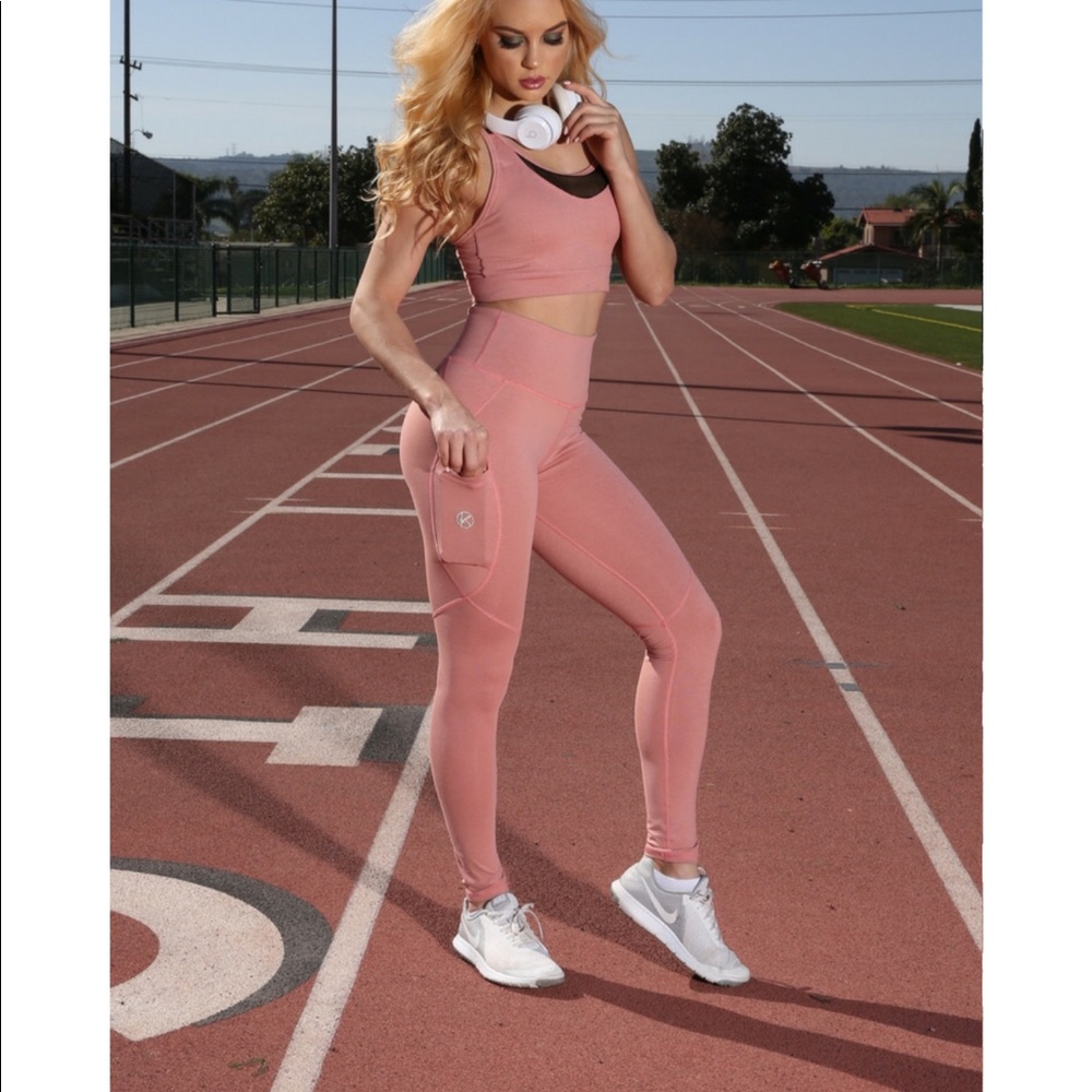 Booty Blossom Rose Pocket Leggings